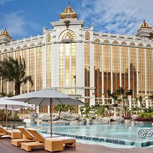 Galaxy 5* Macau